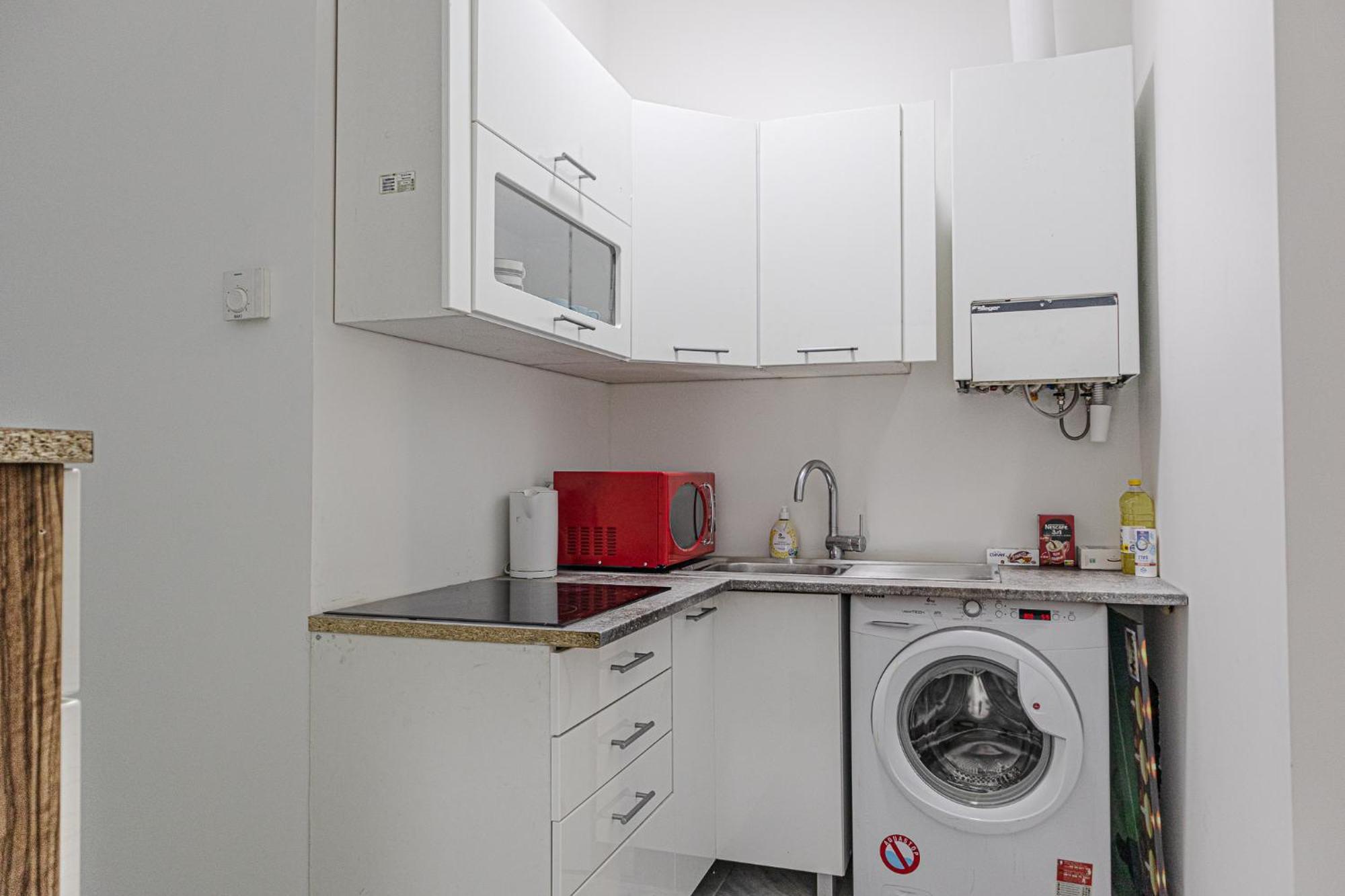 Affordable 5-Br Shared Apartment / Enkplatz U3 Getaway Wien Exterior foto