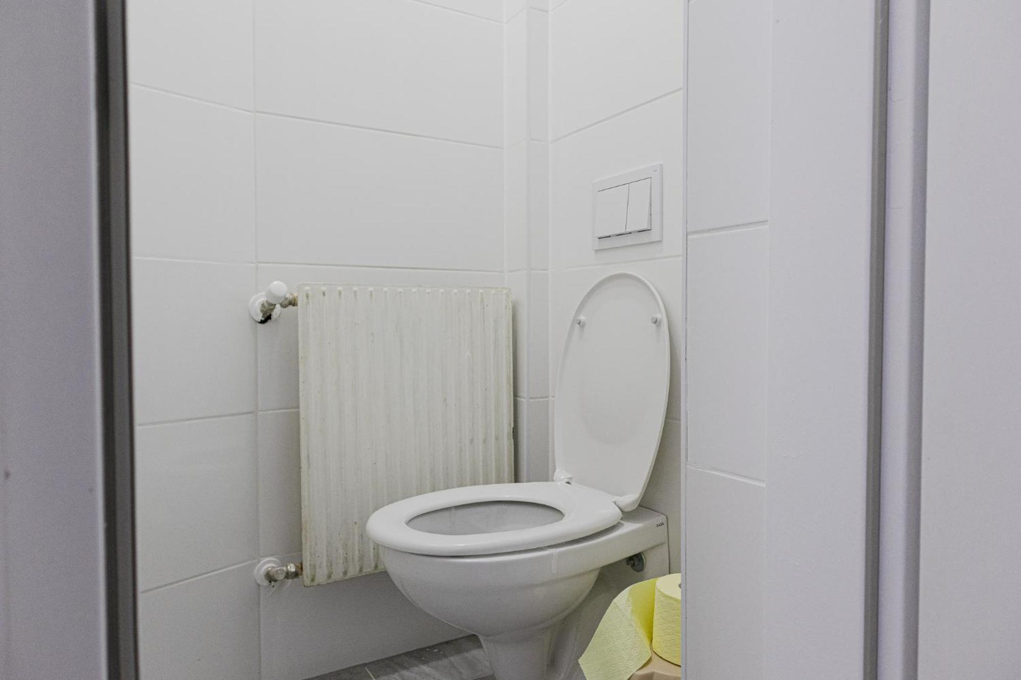Affordable 5-Br Shared Apartment / Enkplatz U3 Getaway Wien Exterior foto