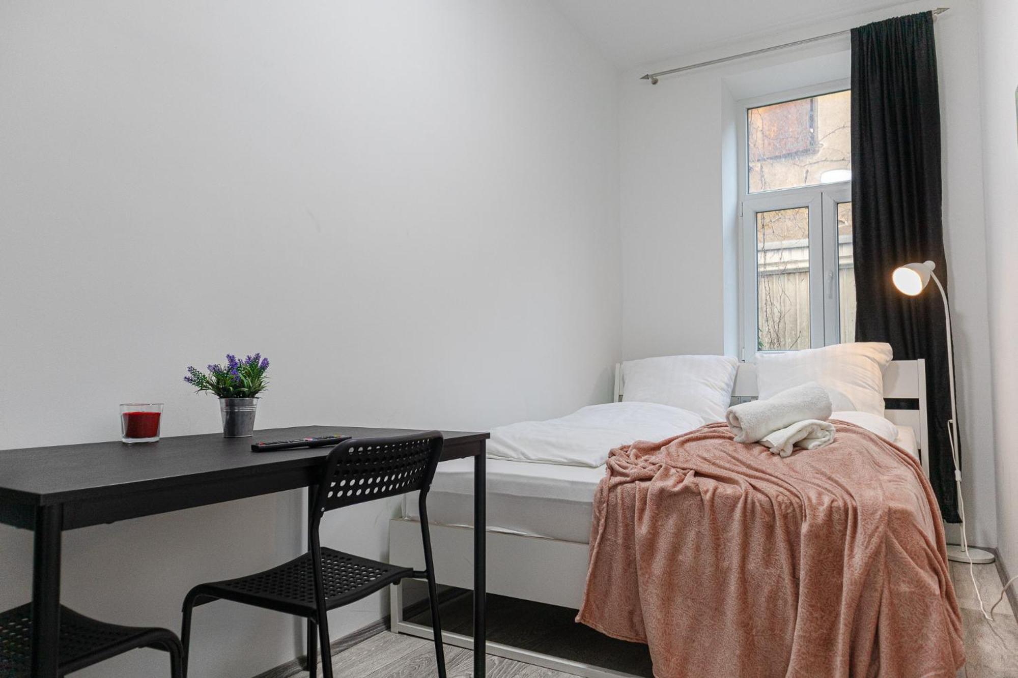 Affordable 5-Br Shared Apartment / Enkplatz U3 Getaway Wien Exterior foto