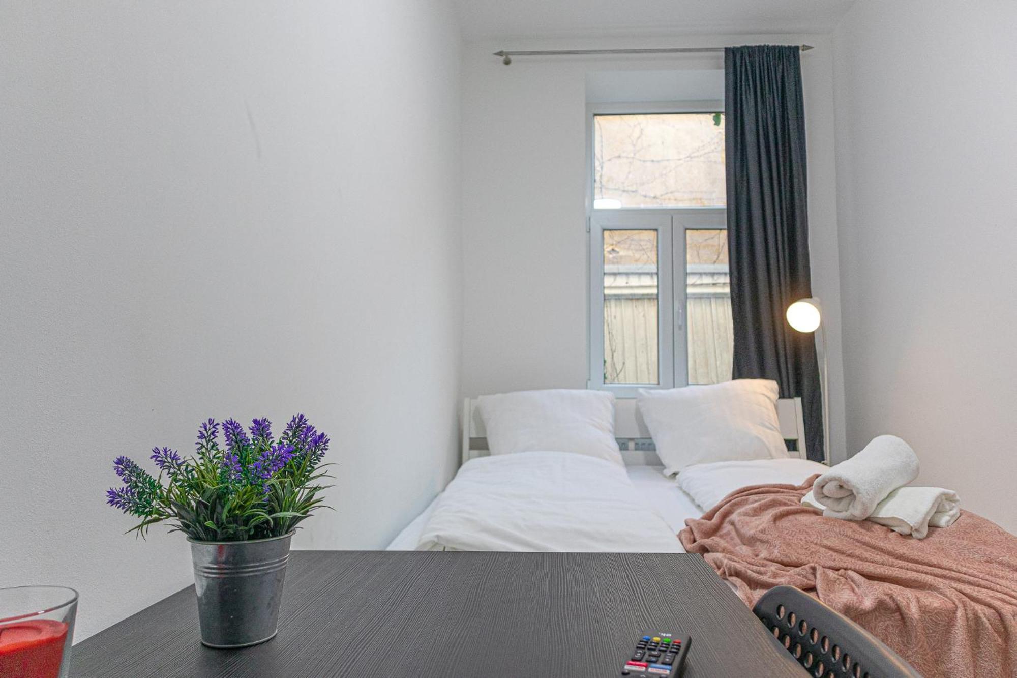 Affordable 5-Br Shared Apartment / Enkplatz U3 Getaway Wien Exterior foto